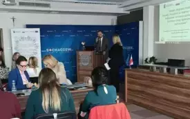 Burmistrz Miasta Pan Daniel Janiak podczas spotkania promującego projekt