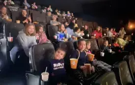 Dzieci ze Świetlicy w sali kina "Odeon" 
