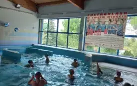 Dzieci ze Świetlicy na basenie Orka