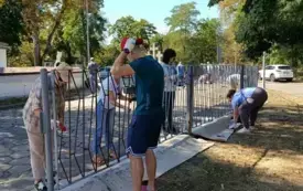 Wolontariusze z Firmy Marsa na tererenie Centrum Usług Społecznych w Sochaczewie
