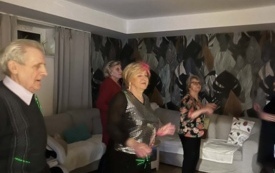 Uczestnicy zabawy w Klubie Senior+