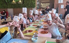 Dzieci ze świetlicy w pizzeri