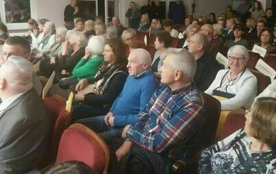 Zdjęcie do Uczestnicy Klubu Senior+ na koncercie z okazji Święta Niepodległości
