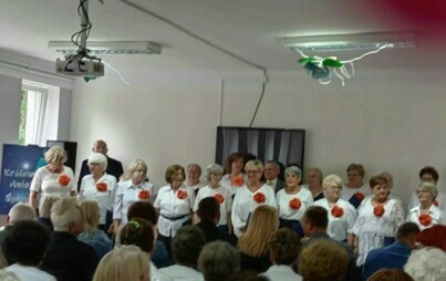 Zdjęcie do Seniorzy z Klubu Senior+ na koncercie pieśni w DDPS