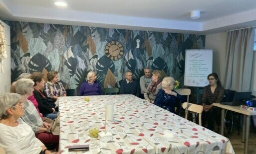 Zdjęcie do Kolejny dzień warsztat&oacute;w i zajęć w Klubie Senior+