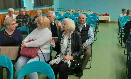 Zdjęcie do "Wiecznie Młodzi" - seniorzy z DDPS na spotkaniu z uczniami