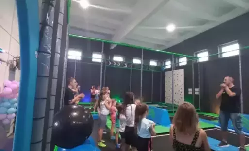Zdjęcie do Kino i trampoliny &ndash; dzień pełen wrażeń w świetlicy