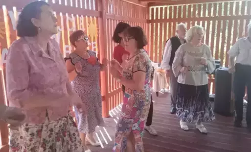 Zdjęcie do Seniorzy razem na pikniku